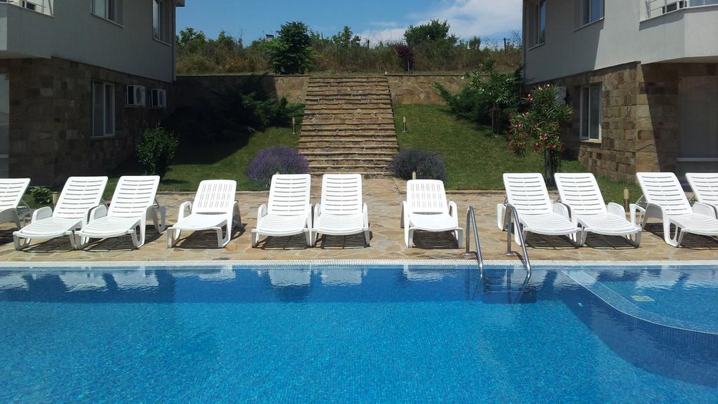High In The Sky Apartments Sozopol Bagian luar foto