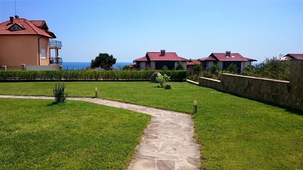 High In The Sky Apartments Sozopol Bagian luar foto